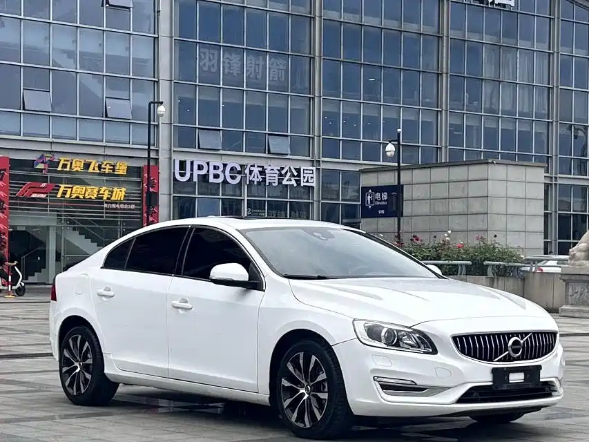 Volvo S60