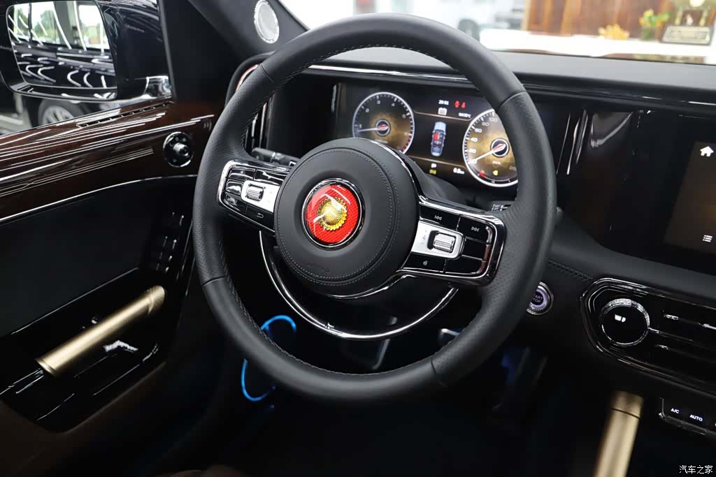 Hongqi 6, 2022 14