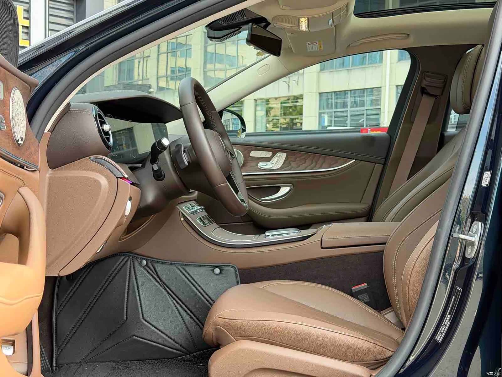 Mercedes-Benz E-Class, 2023 6