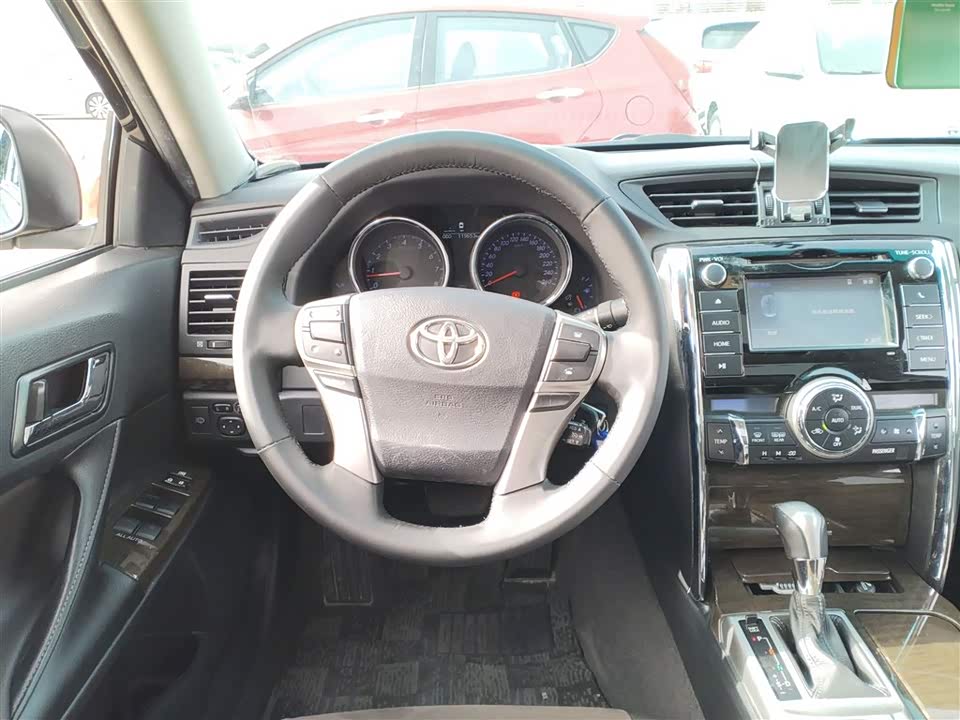 Toyota Reiz