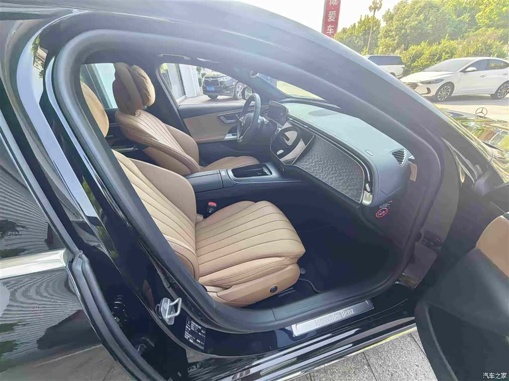 Mercedes-Benz E-Class, 2025 10