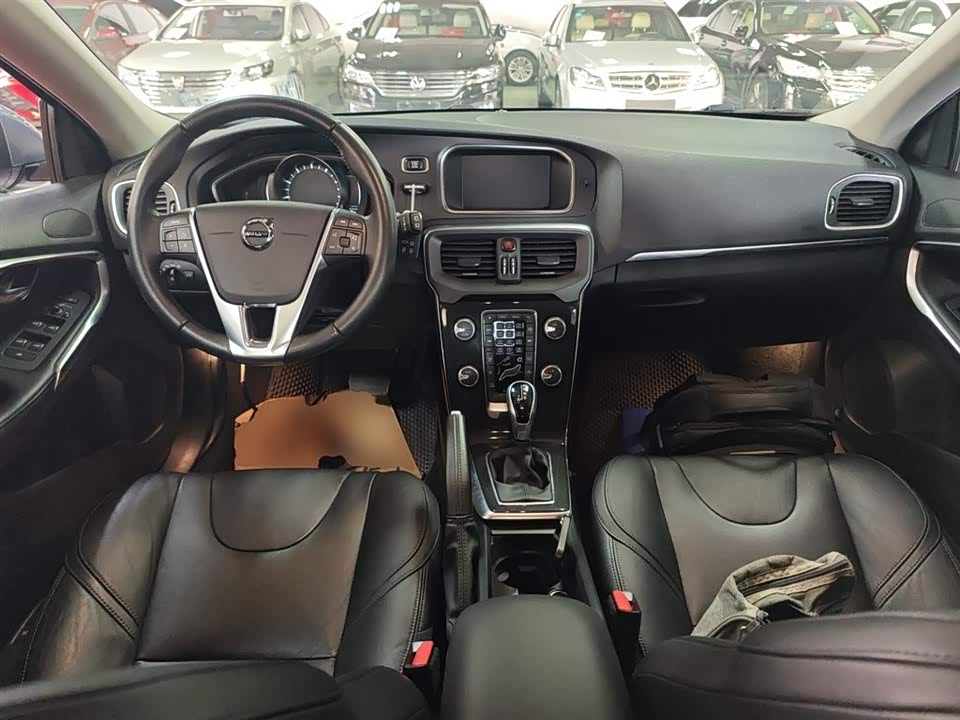 Volvo V40