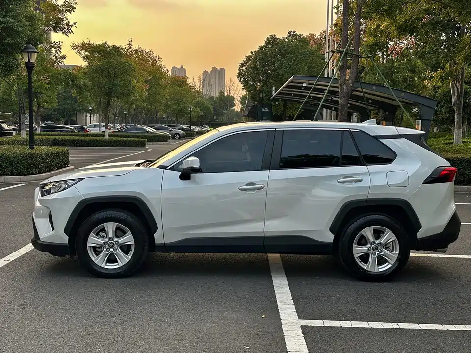 Toyota RAV4 Rongfang