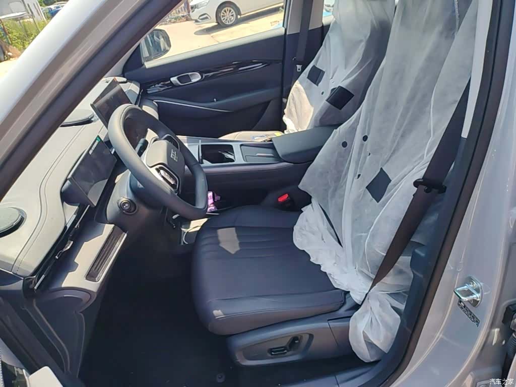Geely Galaxy E5, 2026 11