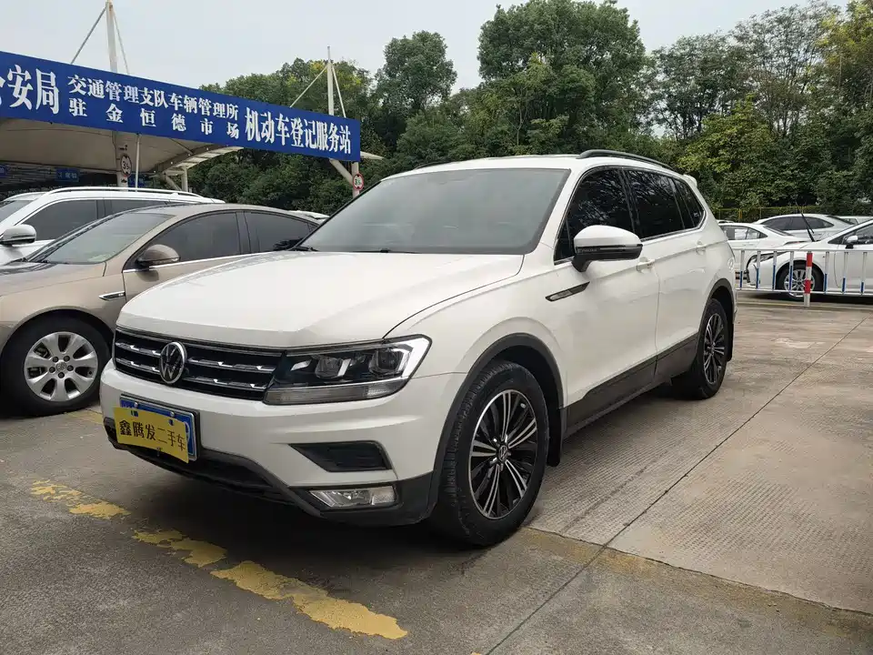 Volkswagen Tiguan L