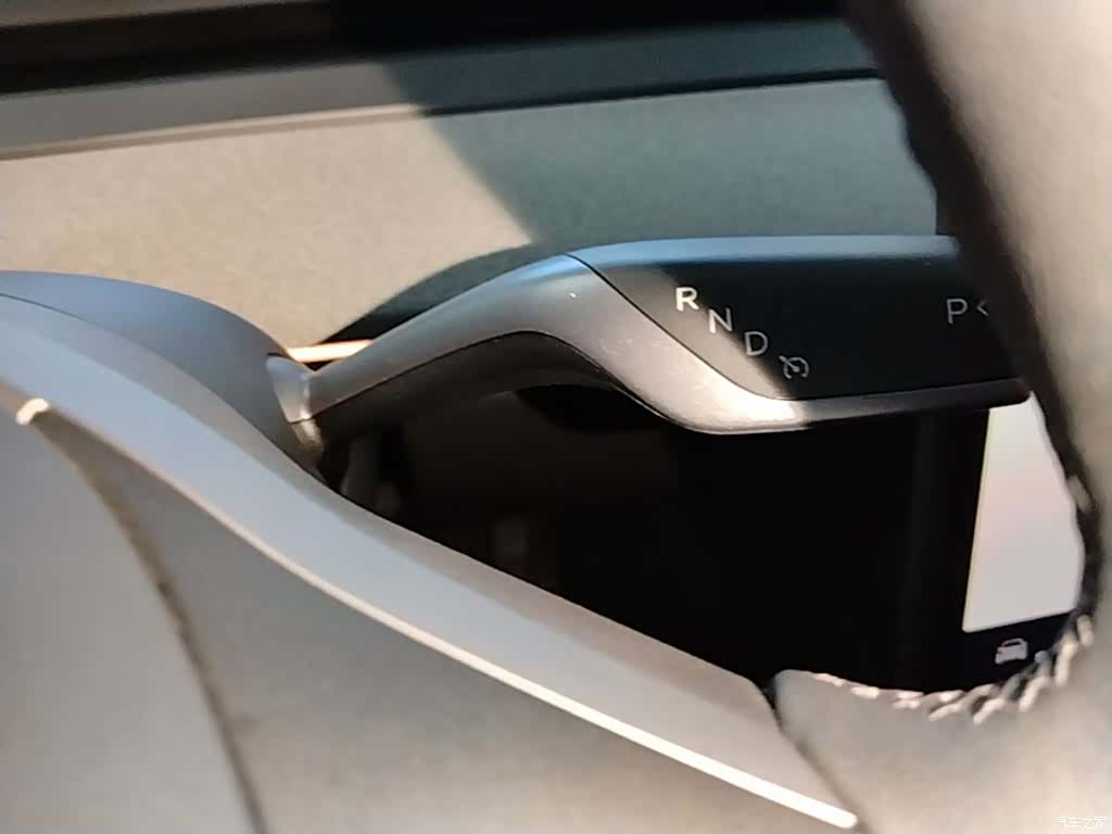 Tesla Model Y, 2024 14