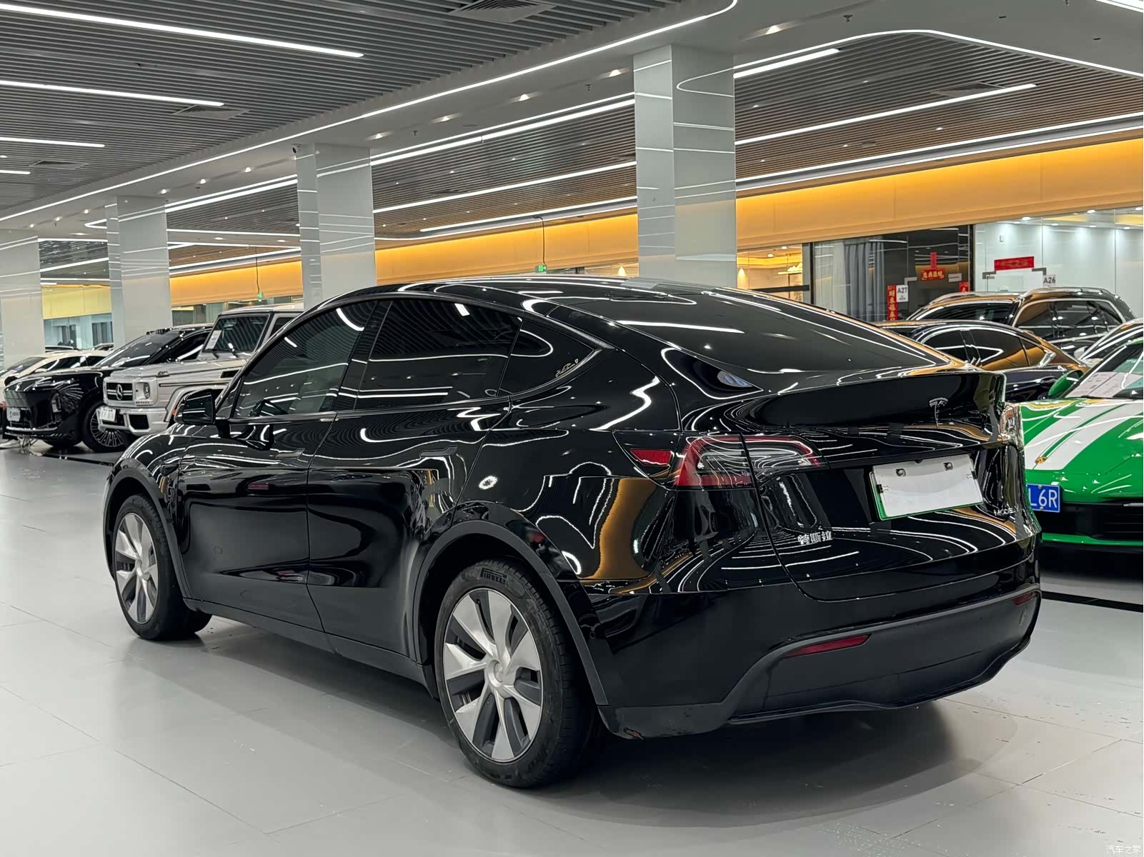 Tesla Model Y, 2023 4