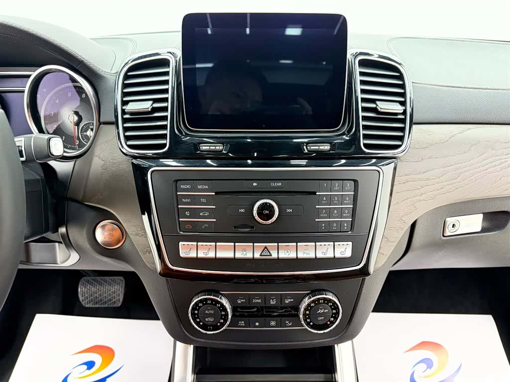 Mercedes-Benz GLS, 2018 13