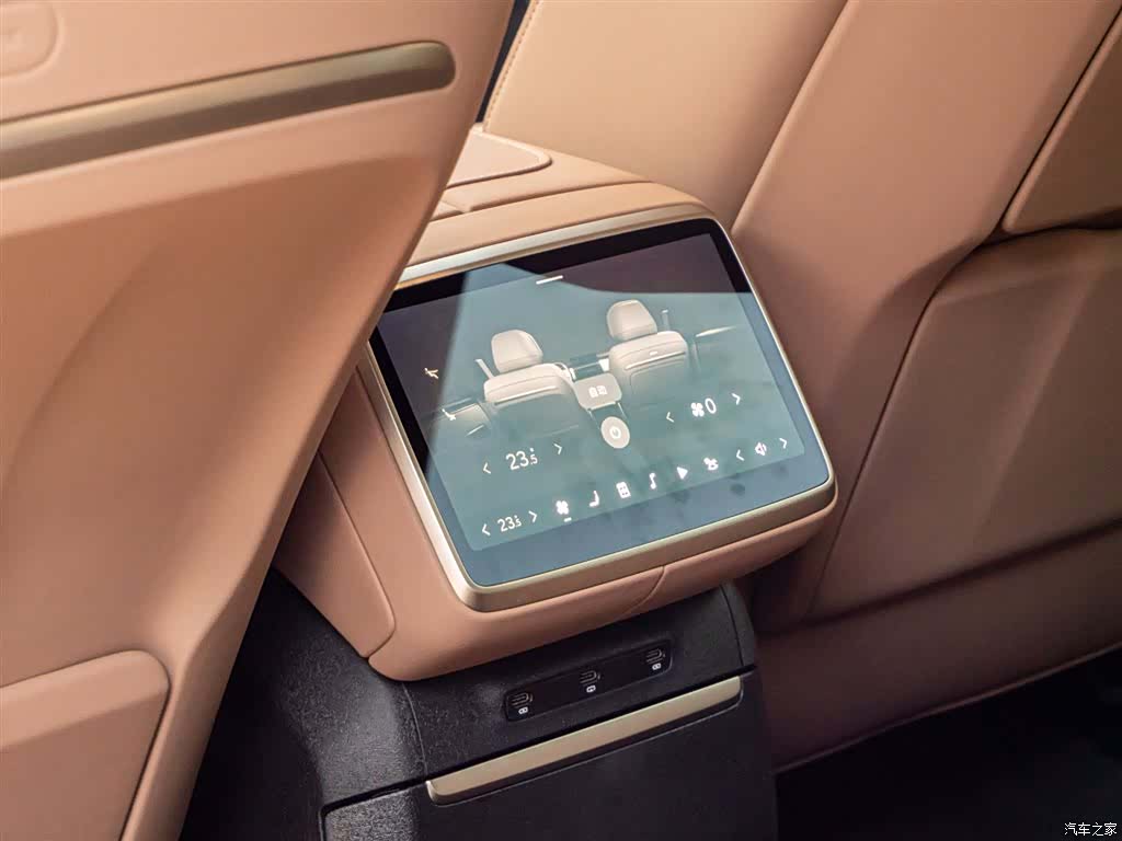 NIO L90, 2025 14