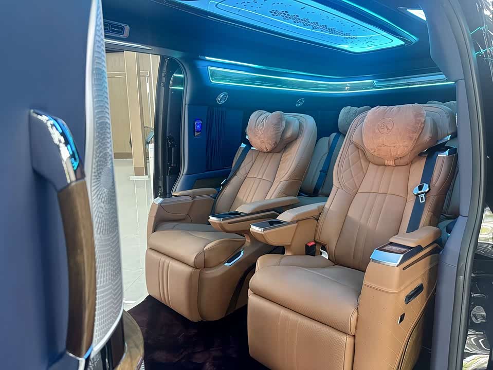 Toyota HIACE Toyota HIACE