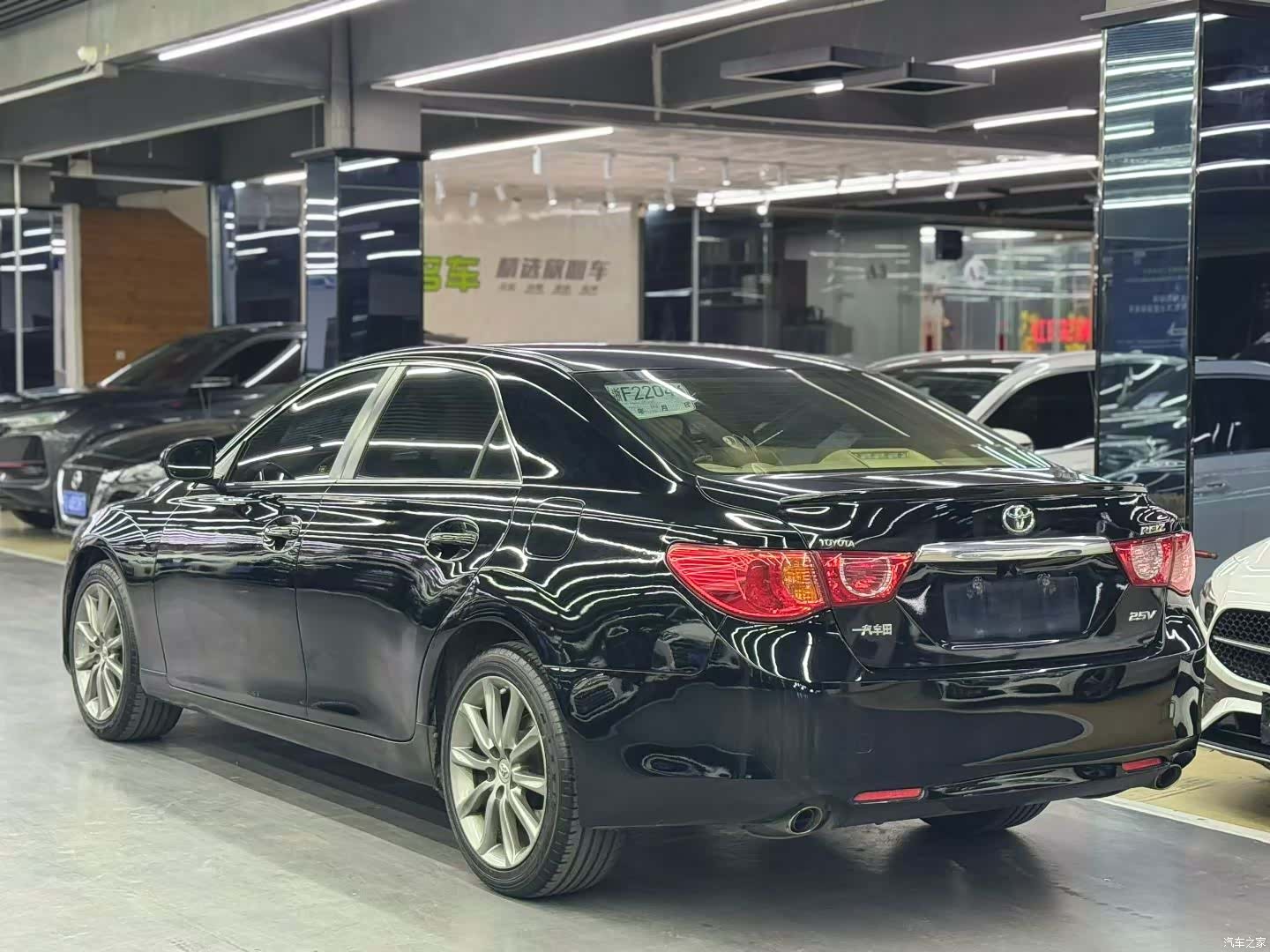 Toyota 2.5V, 2012 7