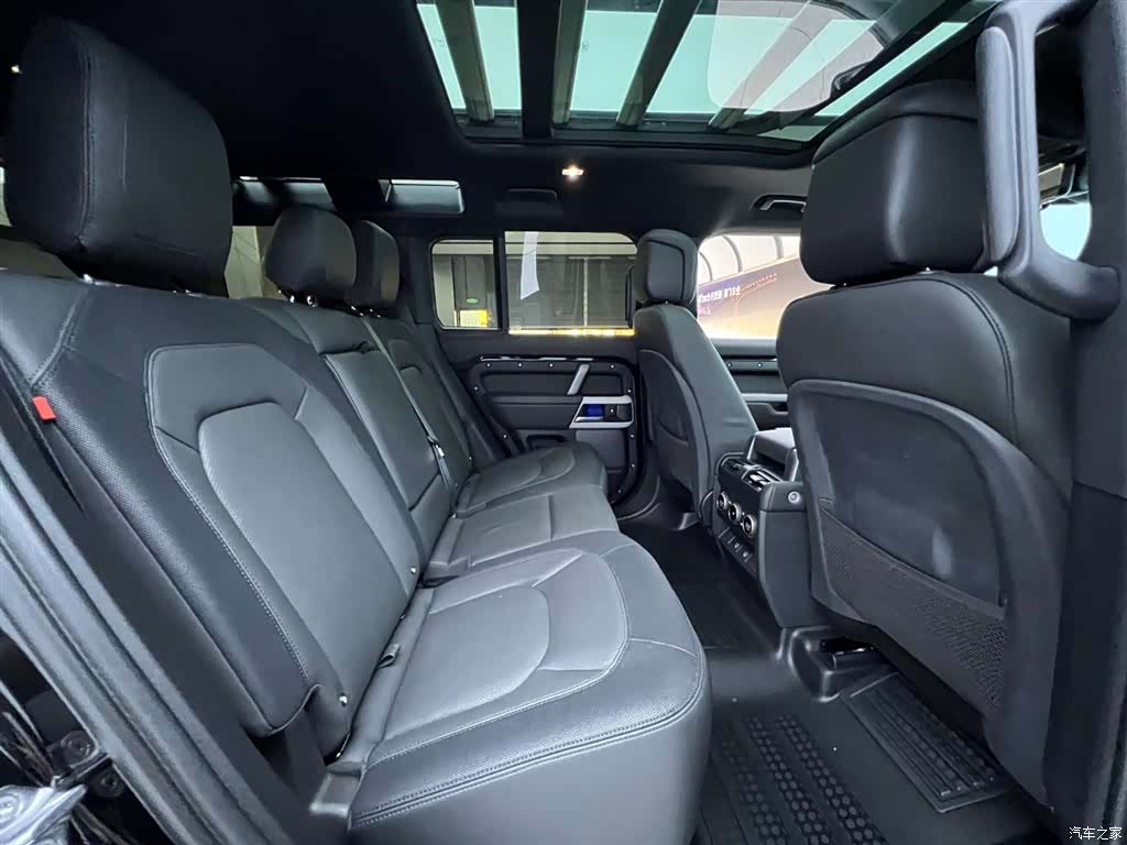 Land Rover Defender, 2024 20