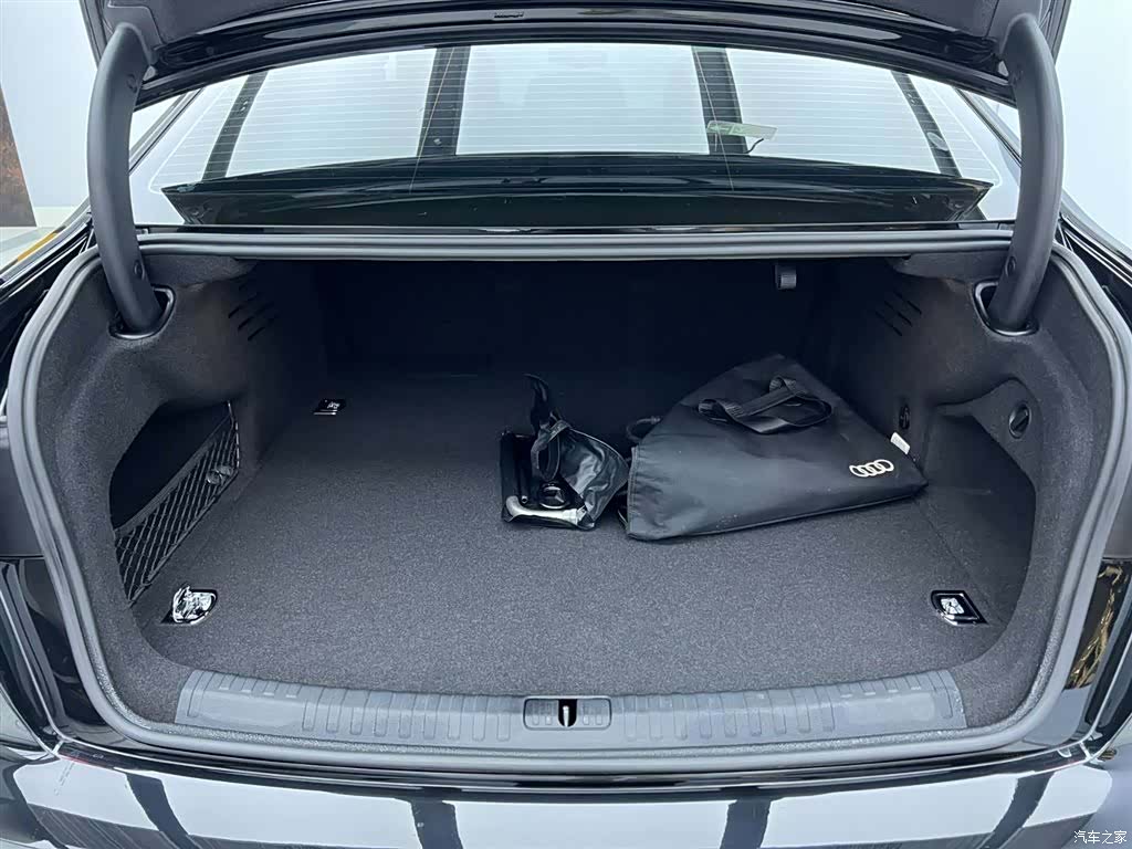 Audi A6L, 2022 28