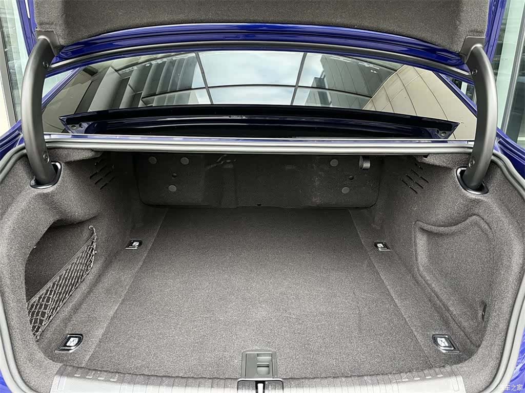 Audi A6L, 2020 9
