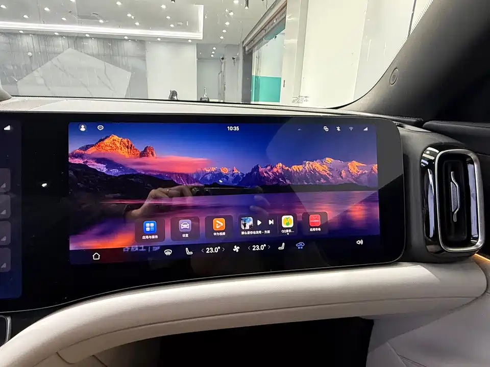 AITO Ask the world M9