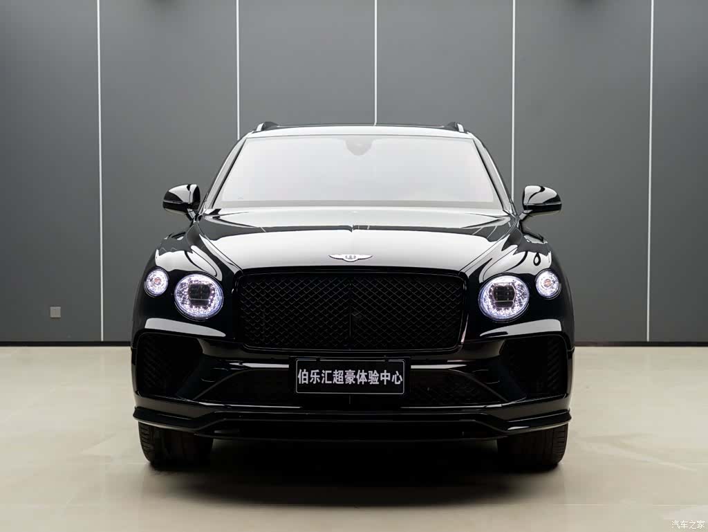 Bentley Bentayga, 2022 4