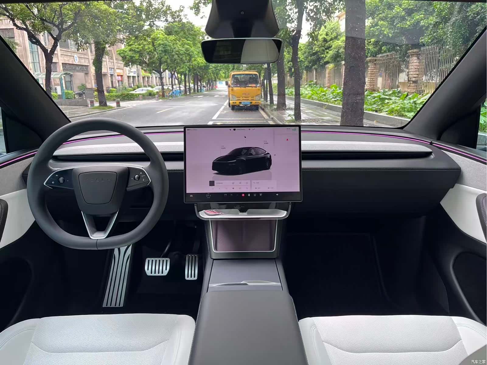 Tesla Model Y, 2026 10