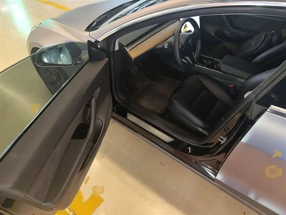 Tesla Model 3 Tesla Model 3