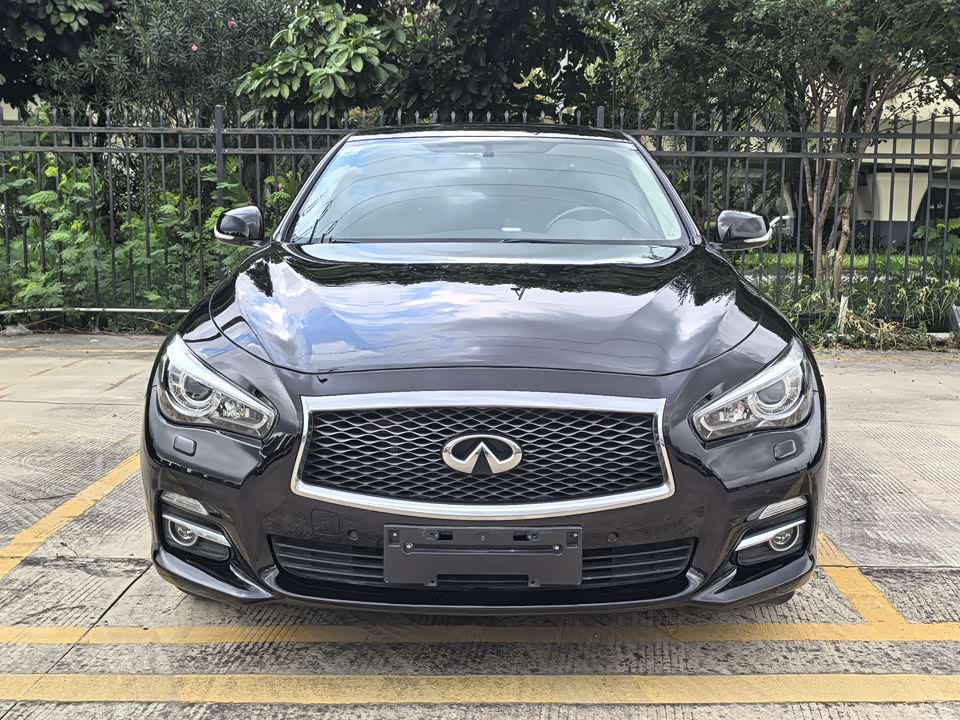 Infiniti Q50L