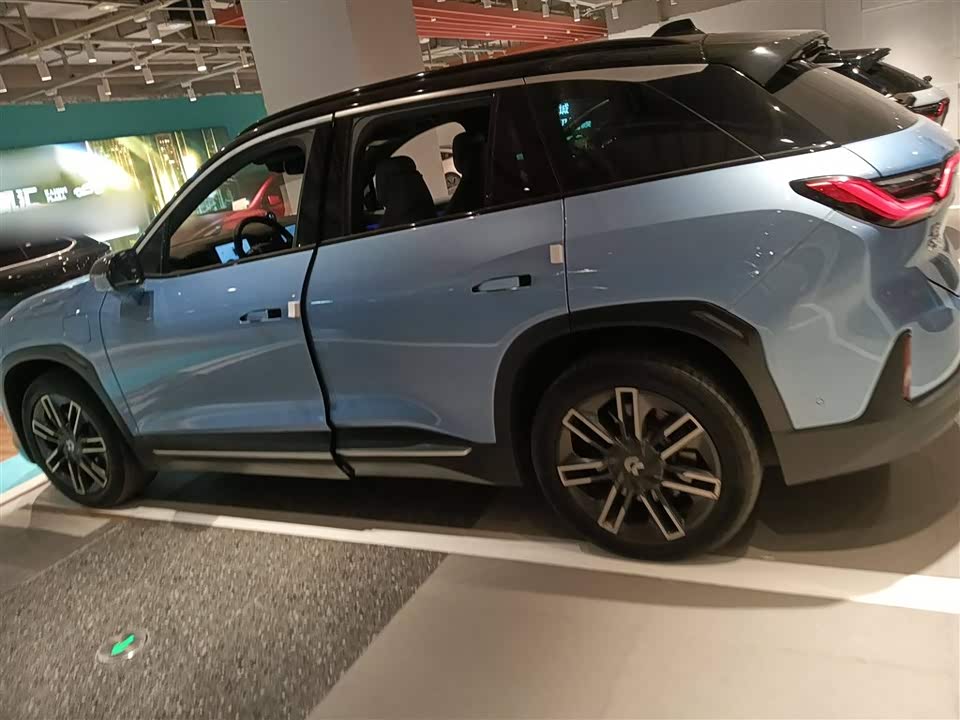 NIO ES6