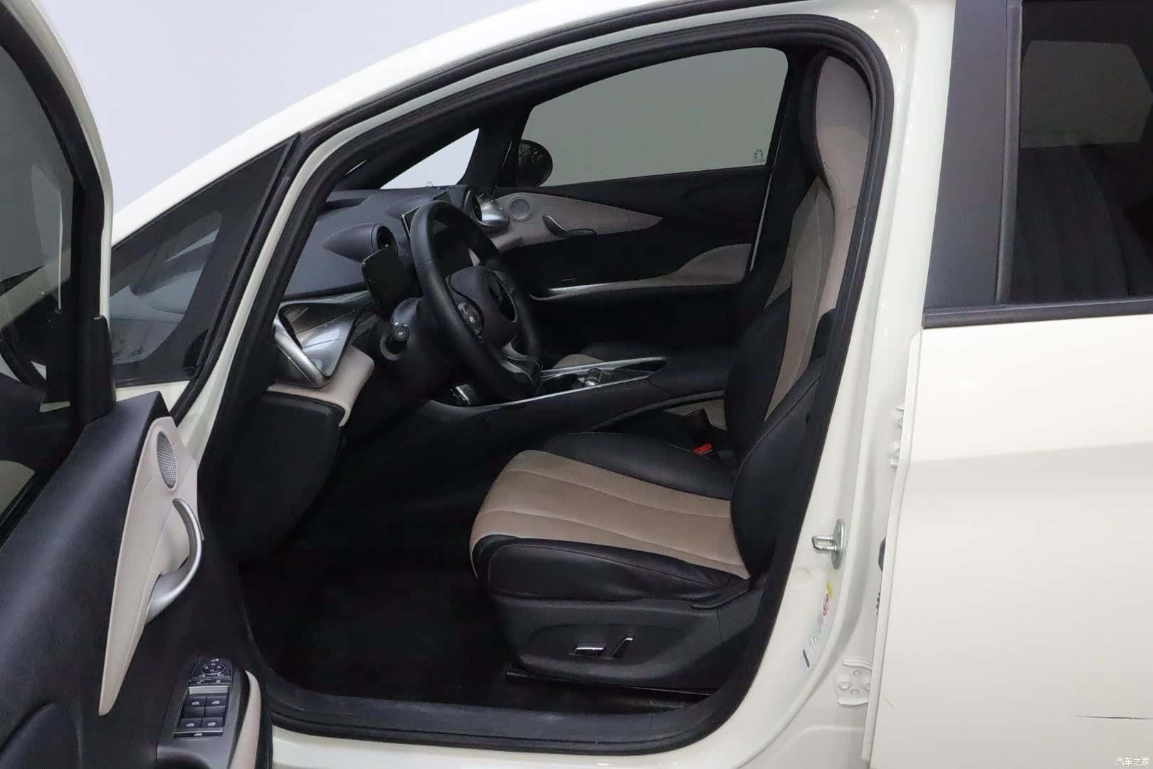 BYD Dolphin, 2023 11