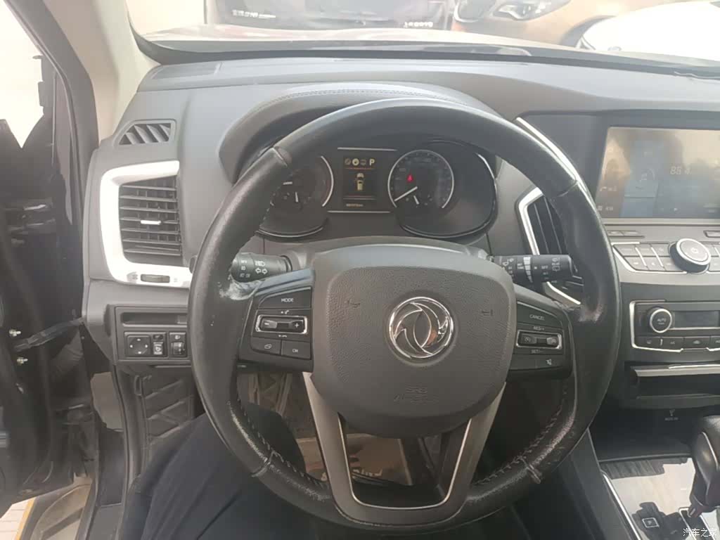 DongFeng AX7, 2016 11