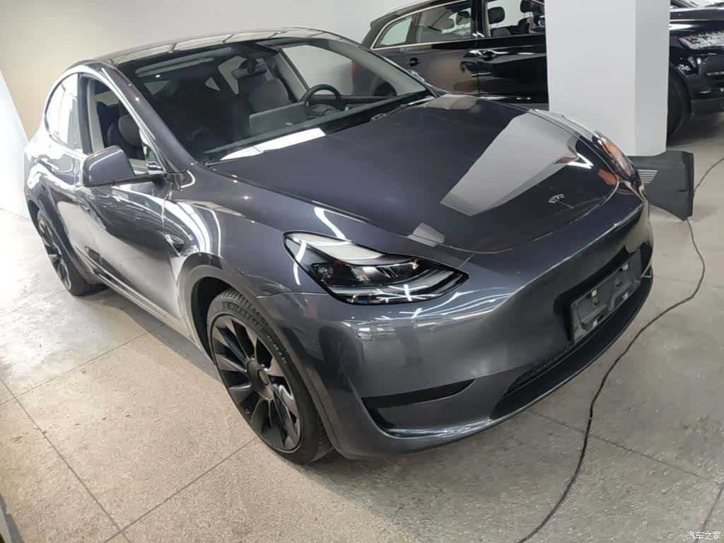Tesla Model Y, 2022 4
