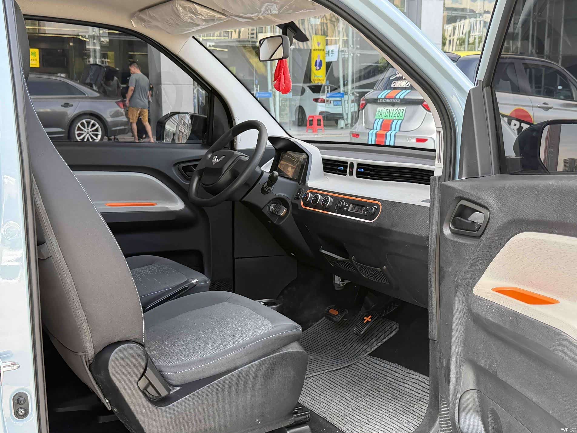 Wuling MINIEV, 2021 11
