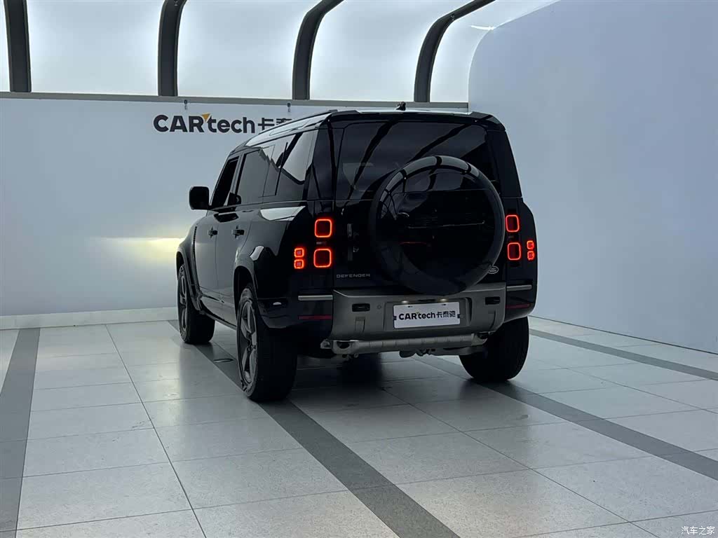 Land Rover Defender, 2025 8