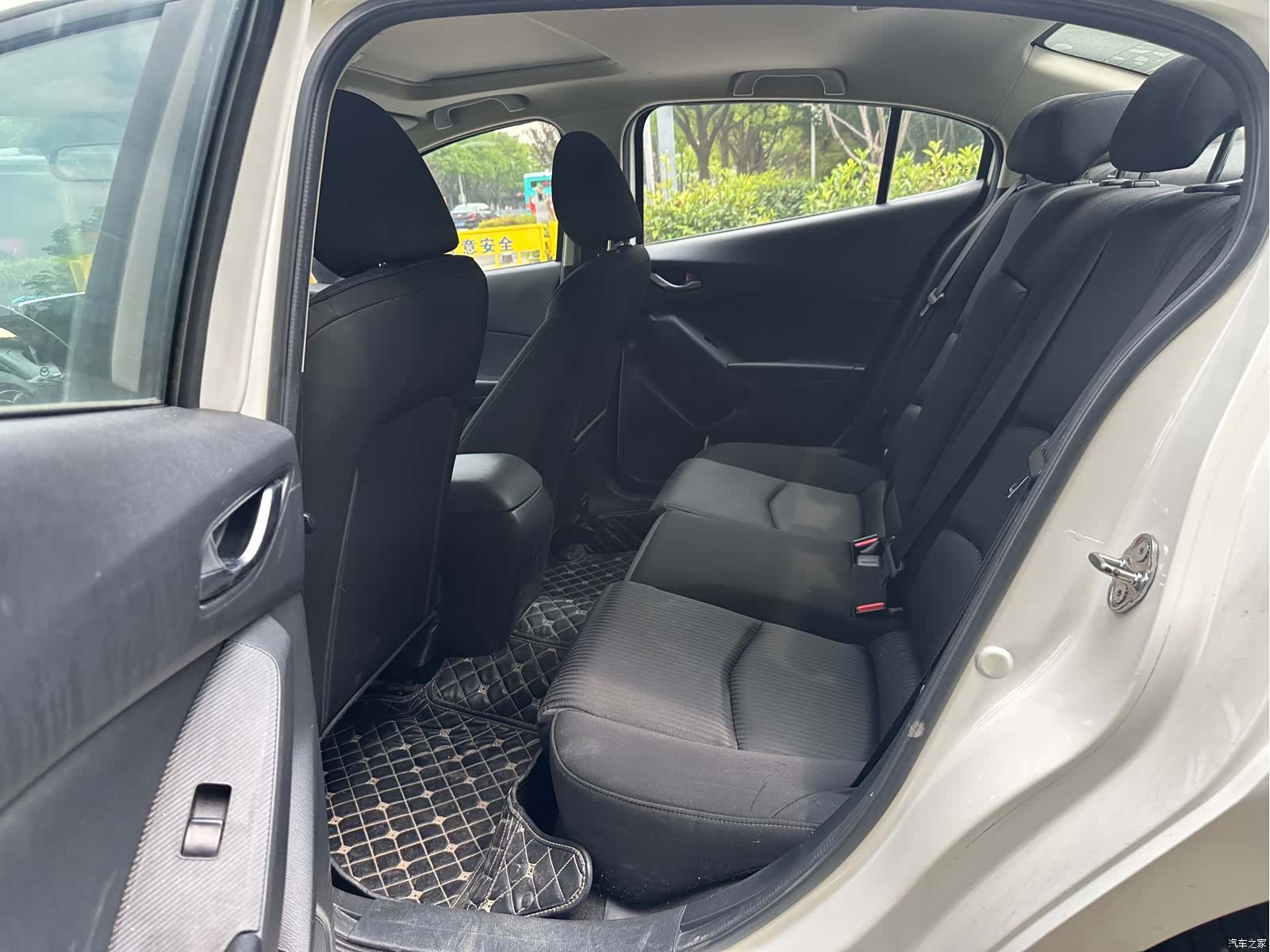 Mazda Mazda3, 2017 15