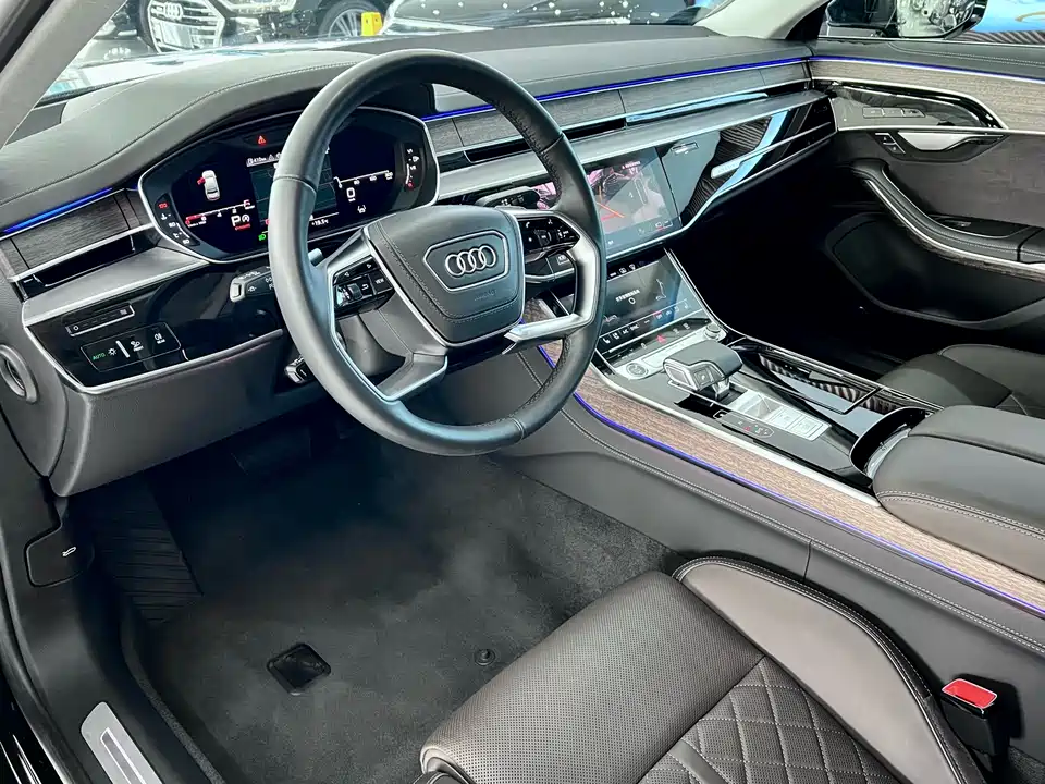 Audi A8