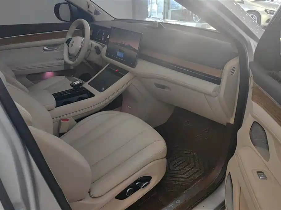 AITO Ask the world M7