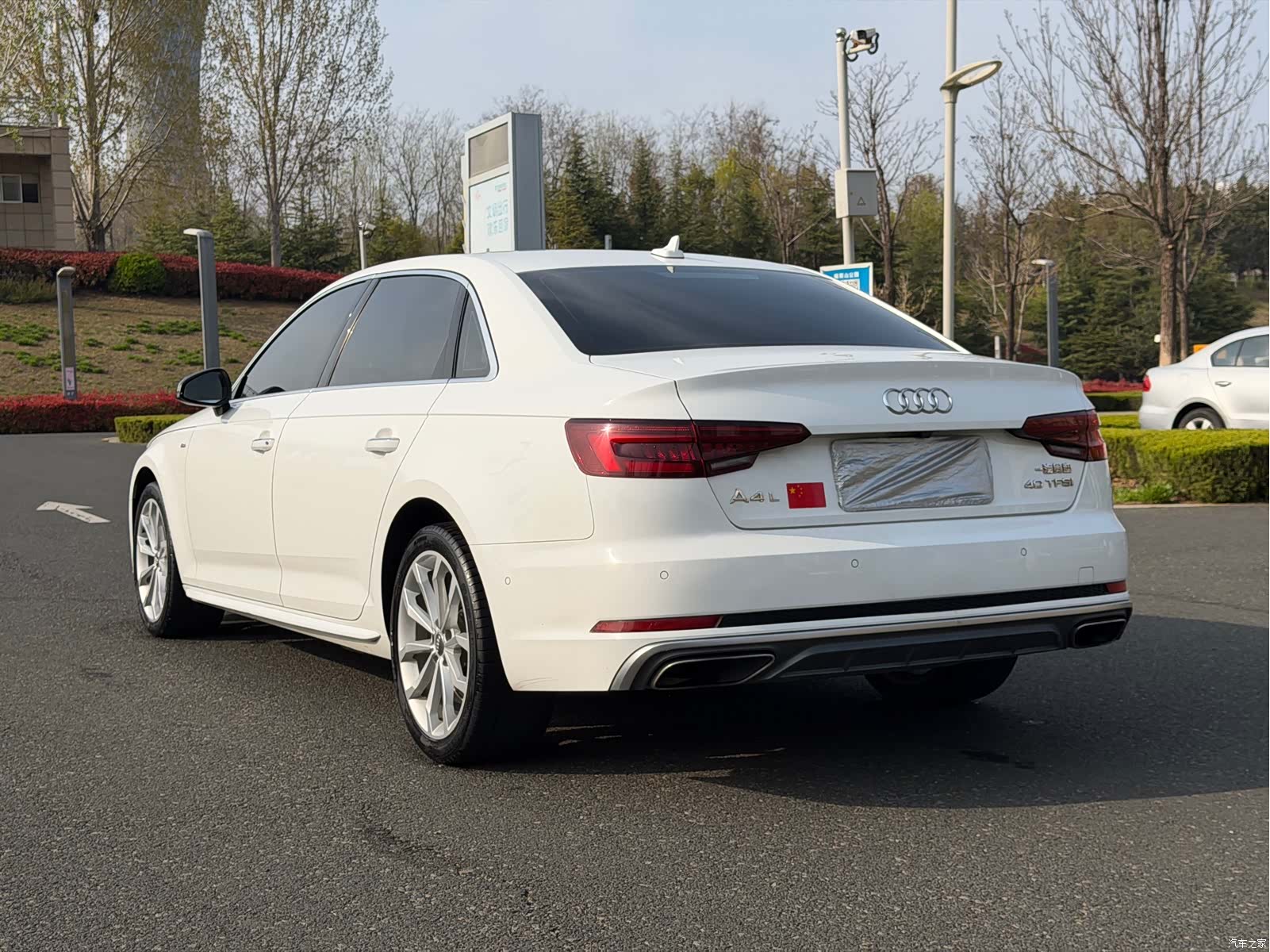 Audi A4L, 2019 3