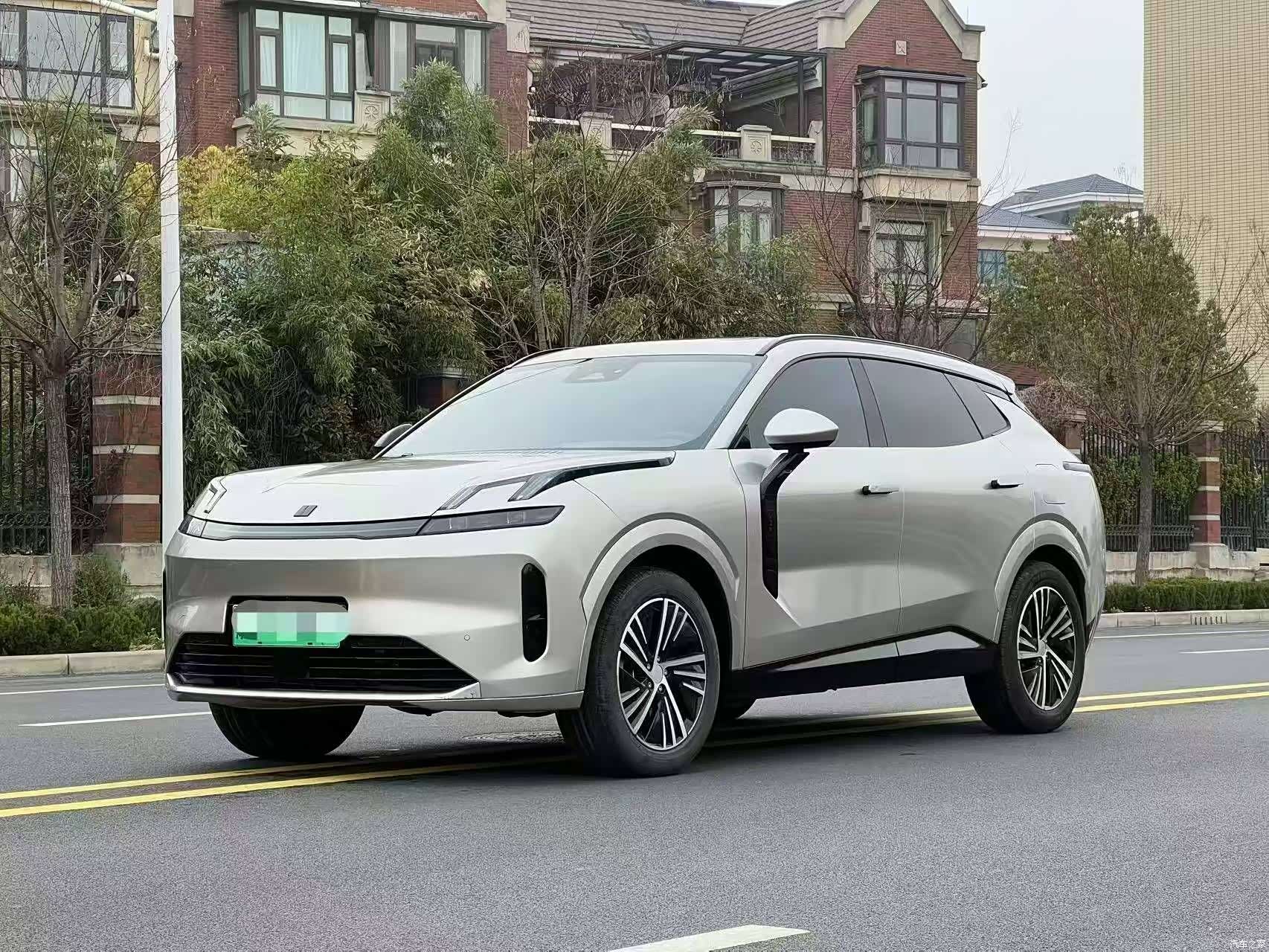 Lynk & Co 02