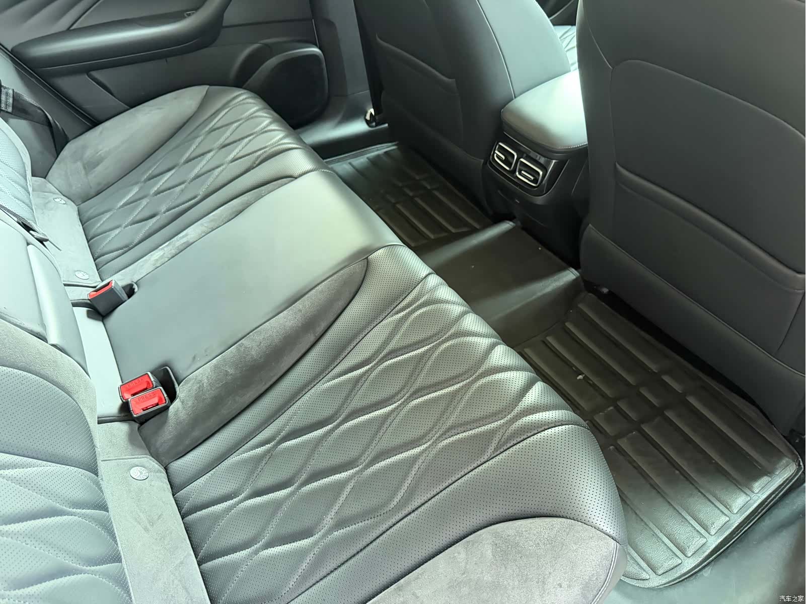 Roewe D7, 2023 все фото
