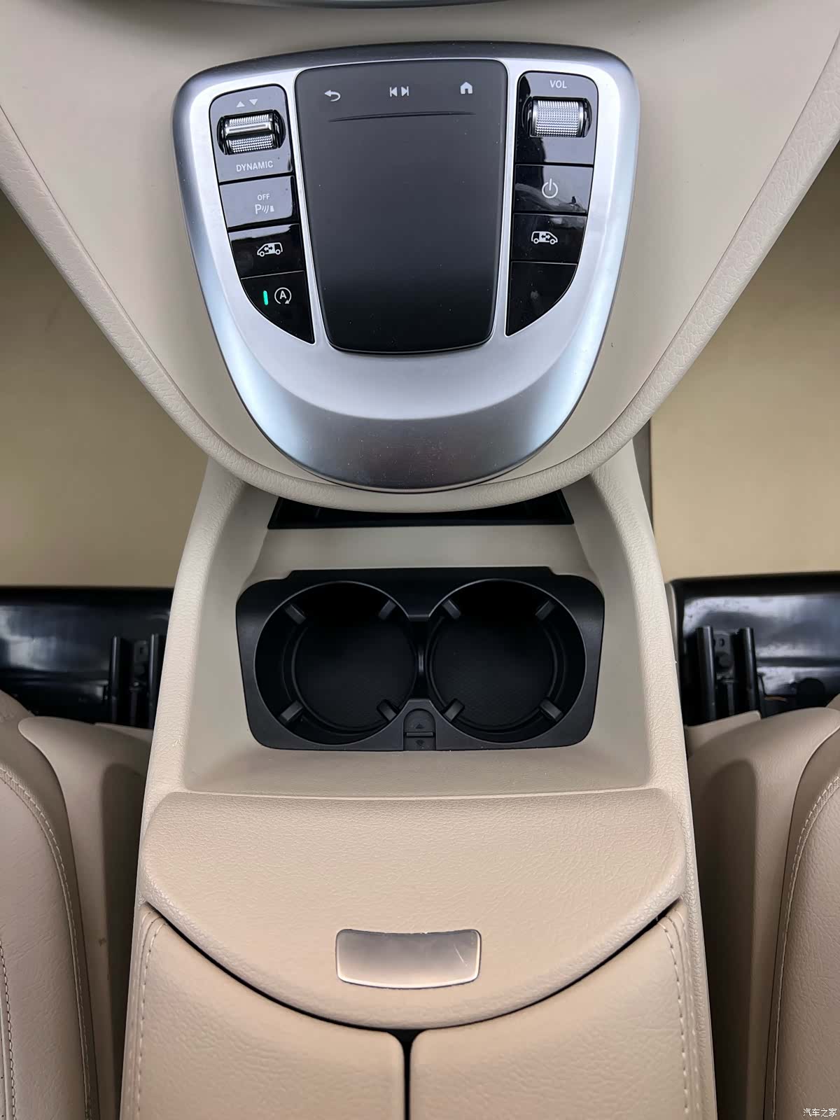 Mercedes-Benz V-Class, 2023 25