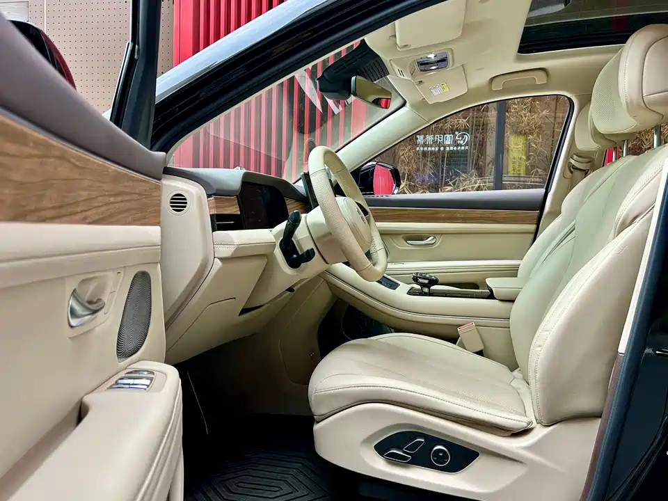 AITO Ask the world M7