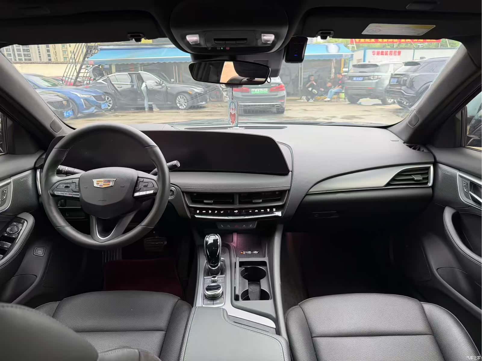 Cadillac CT5, 2024 все фото