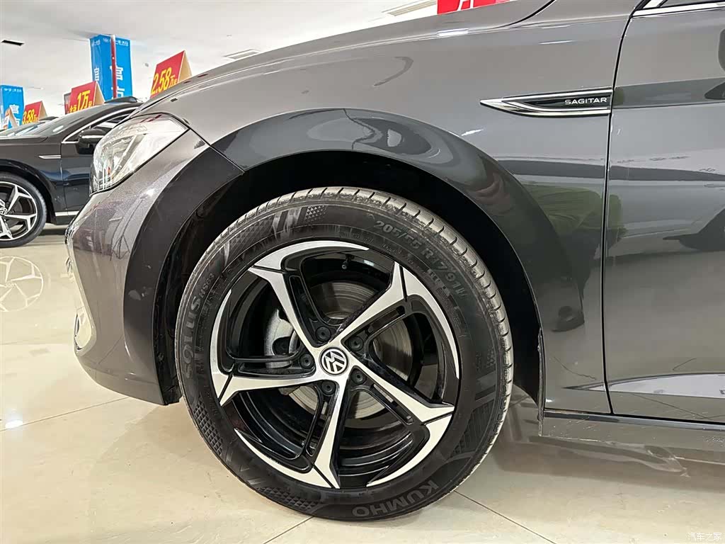 Volkswagen Sagitar, 2025 32