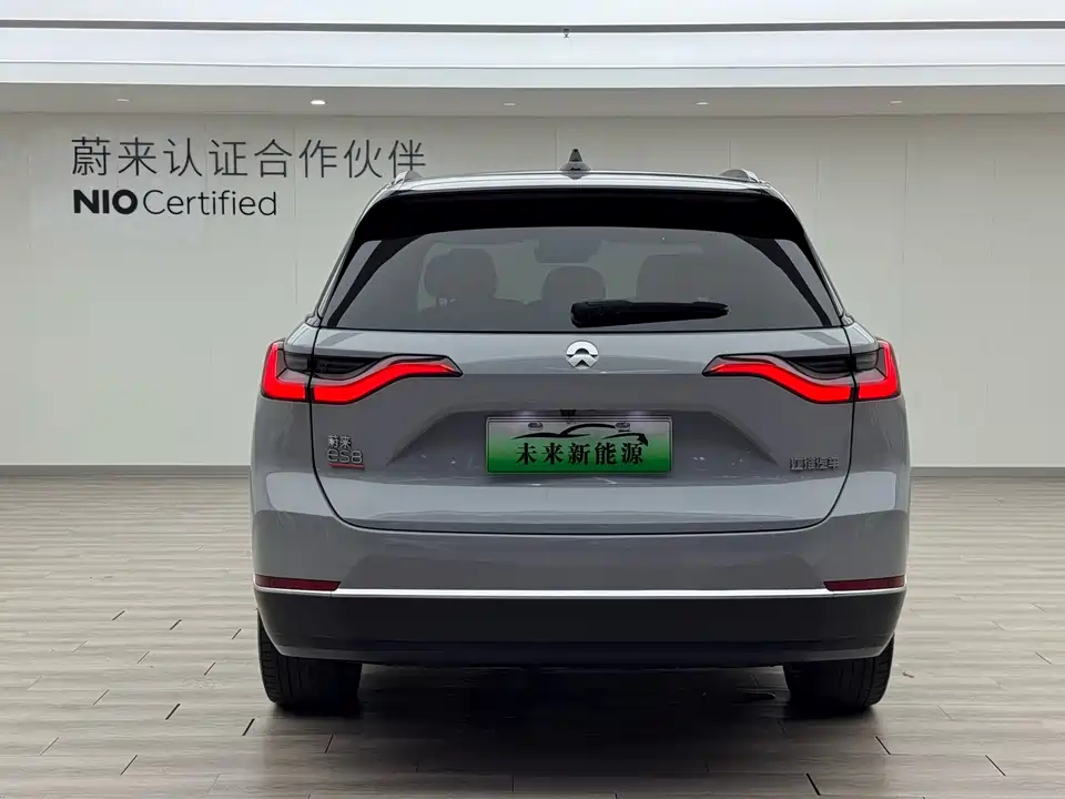 NIO ES8