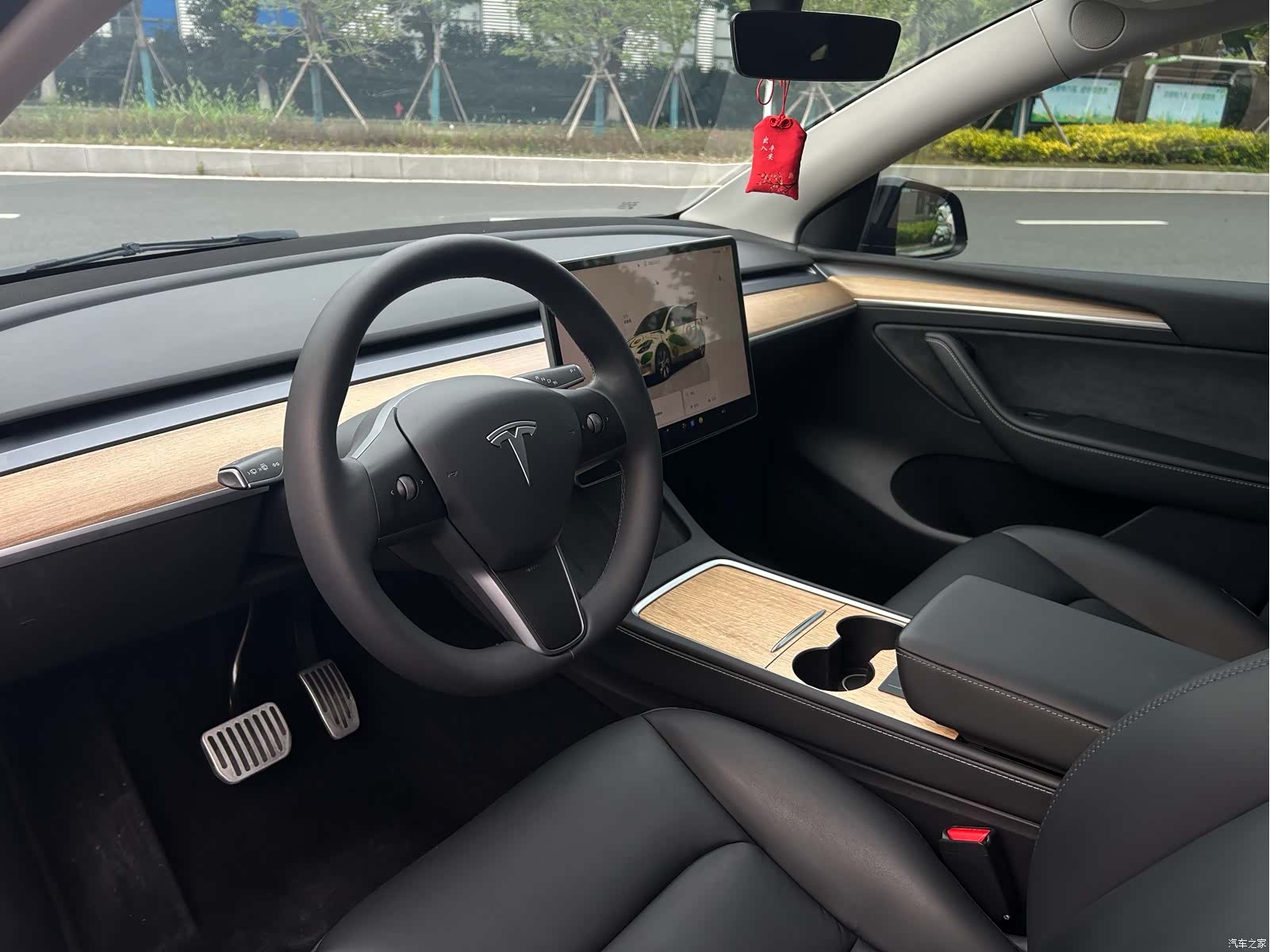 Tesla Model Y, 2022 3
