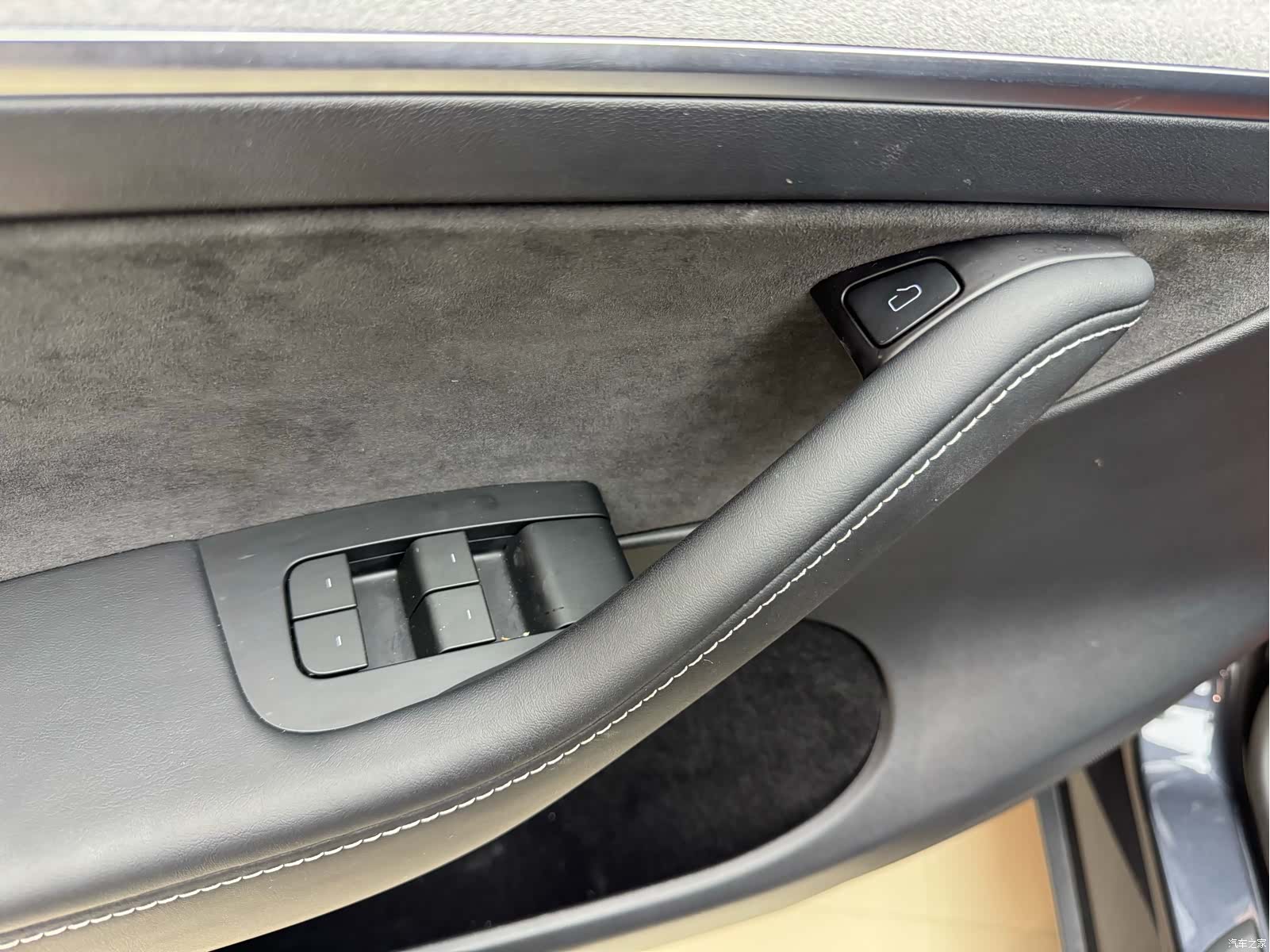 Tesla Model Y, 2024 9