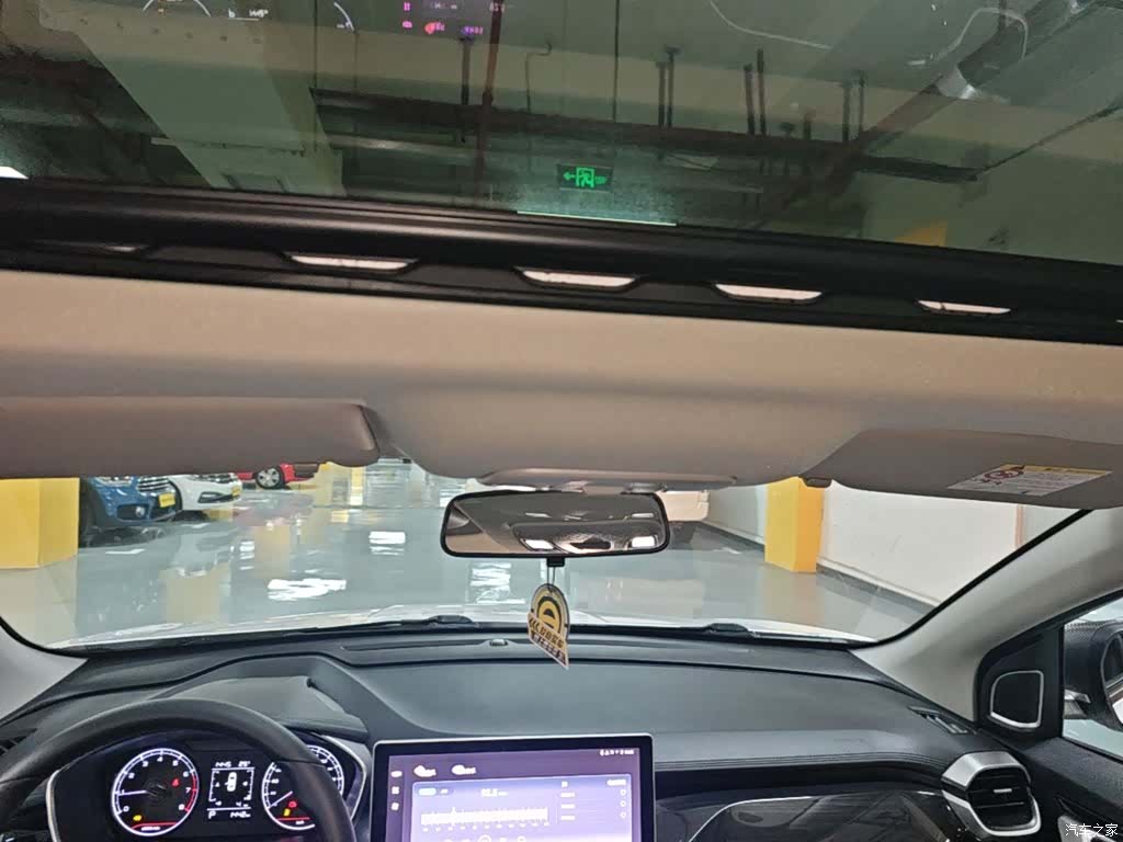 Geely Coolray, 2025 18