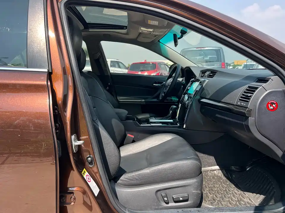 Toyota Reiz