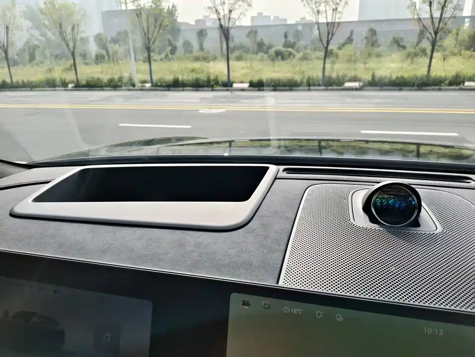 AITO Ask the world M9