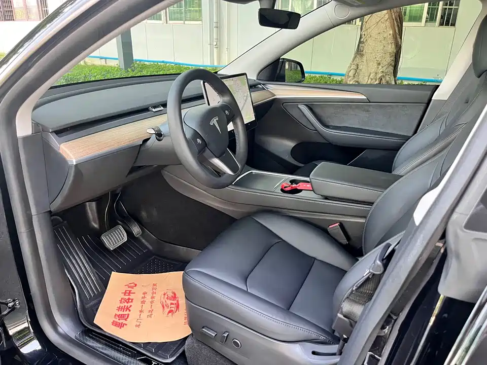 Tesla Model Y Tesla Model Y