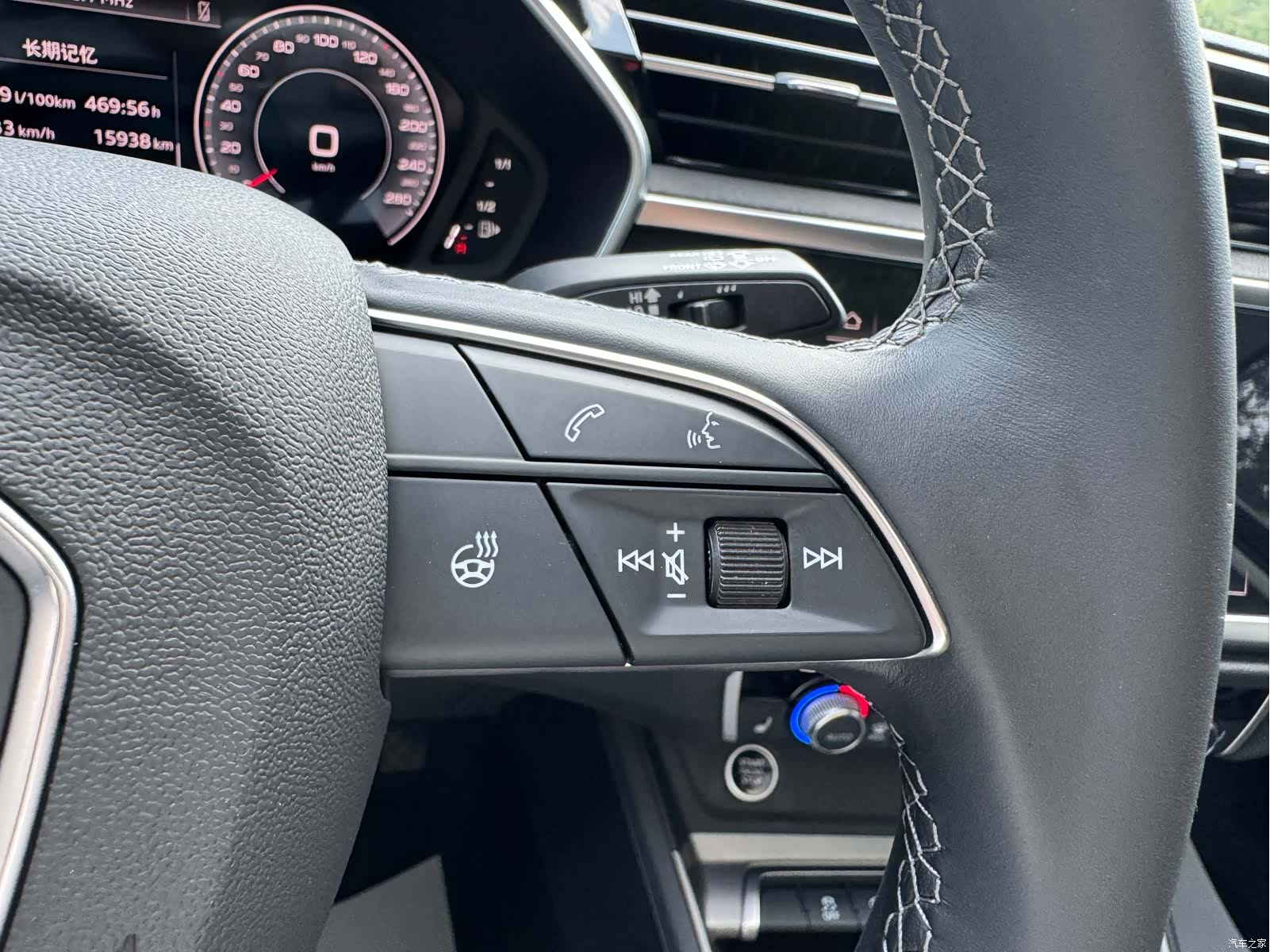 Audi Q3, 2022 10
