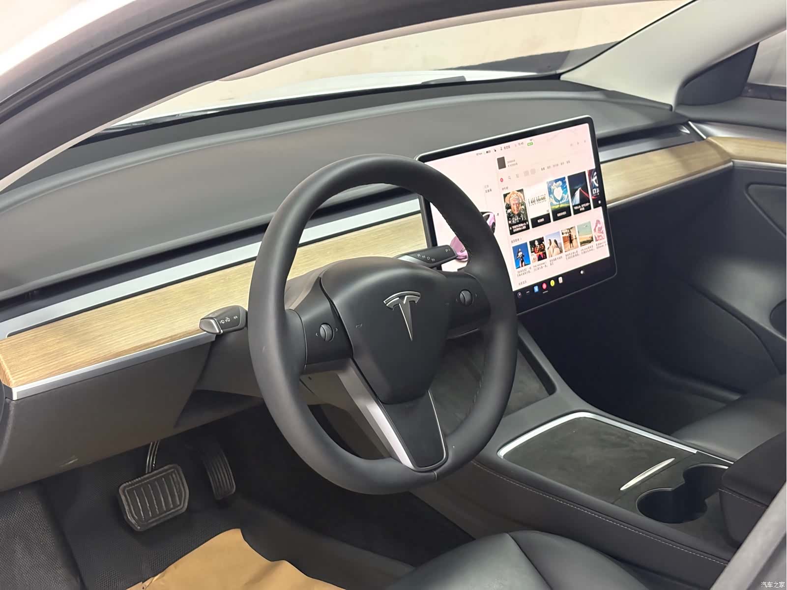 Tesla Model 3, 2023 9
