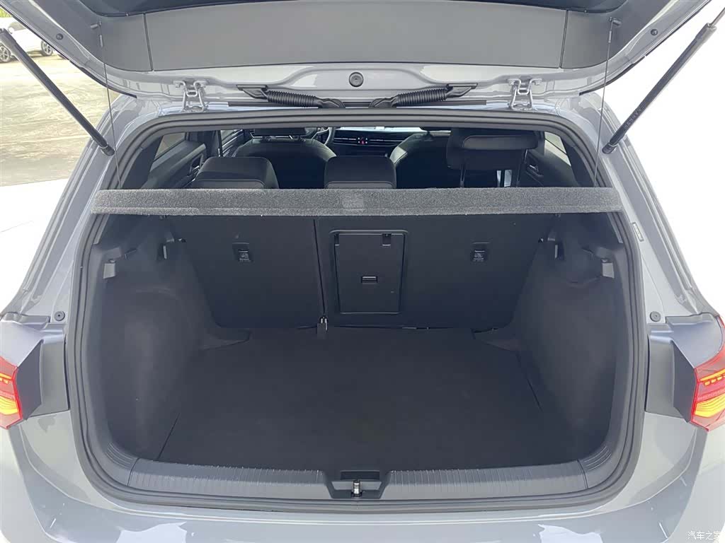 Volkswagen Golf, 2023 17