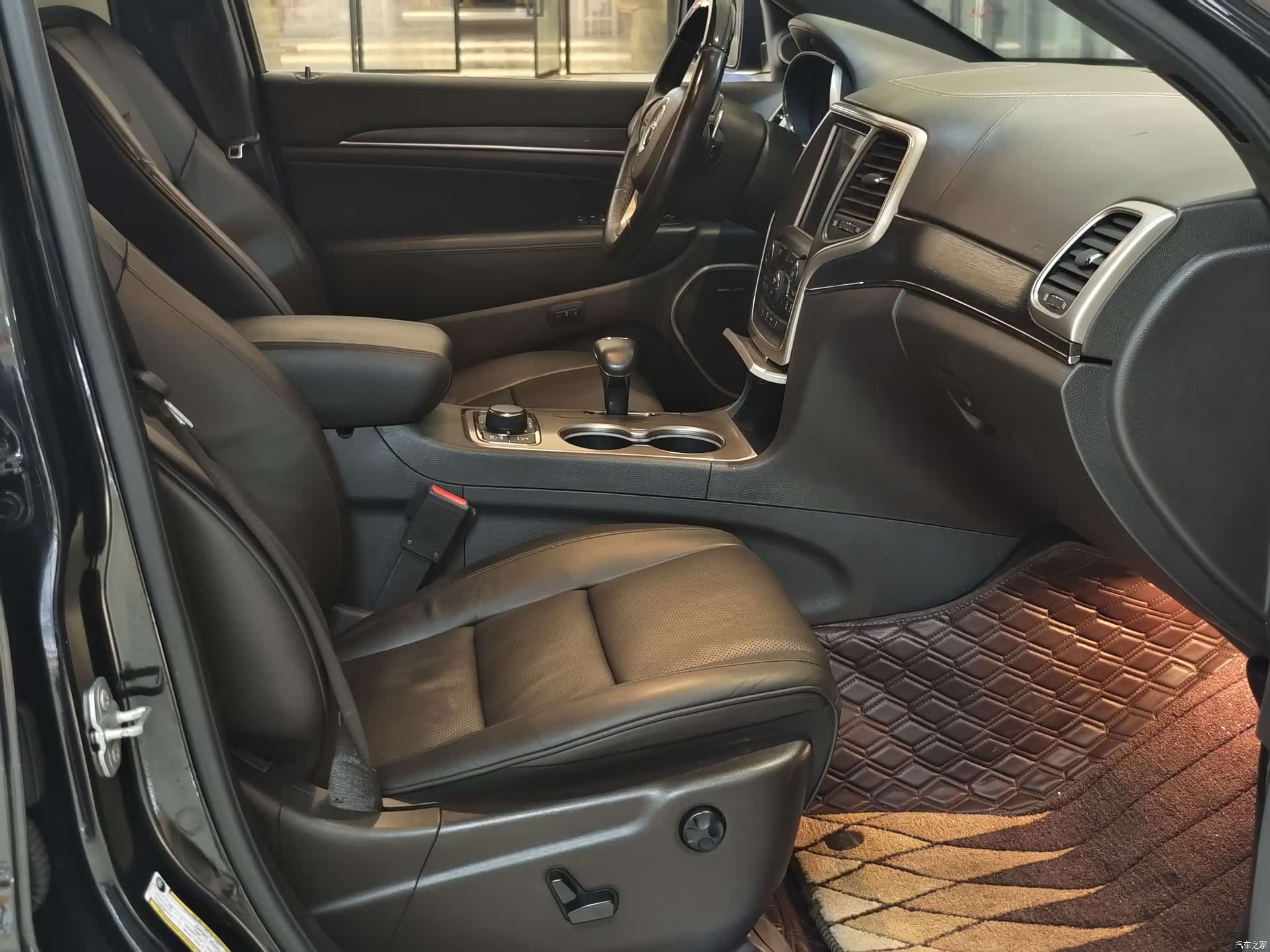 Jeep Grand Cherokee, 2018 13